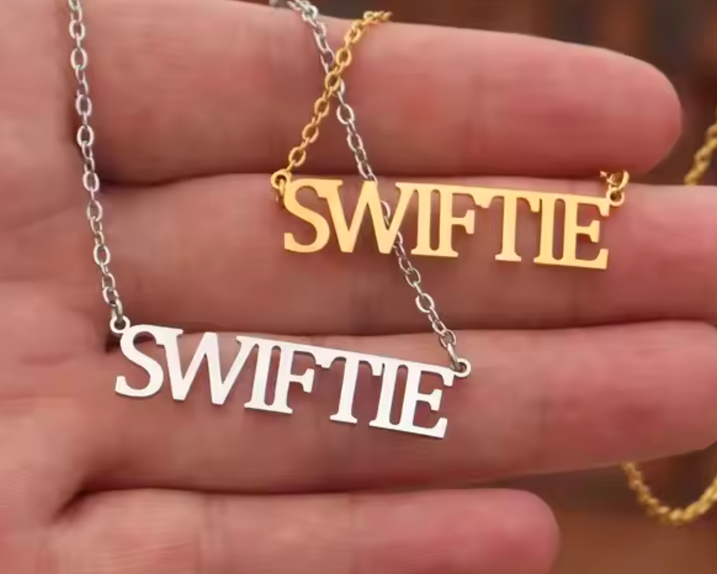 TAYLOR SWIFT LIMITED EDITION NECKLACE